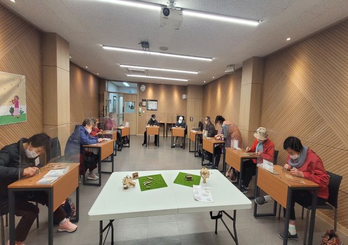 [건강증진] 치매예방프로그램 <더+총명 with art> 10월 4주, 인지음악미술치료 실시