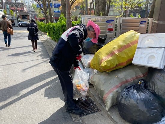 [노인일자리] 노인일자리 및 사회활동지원사업 우리동네 환경보안관 4월 현장모니터링